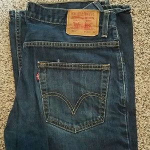 Men's Levi 33/32 Jeans